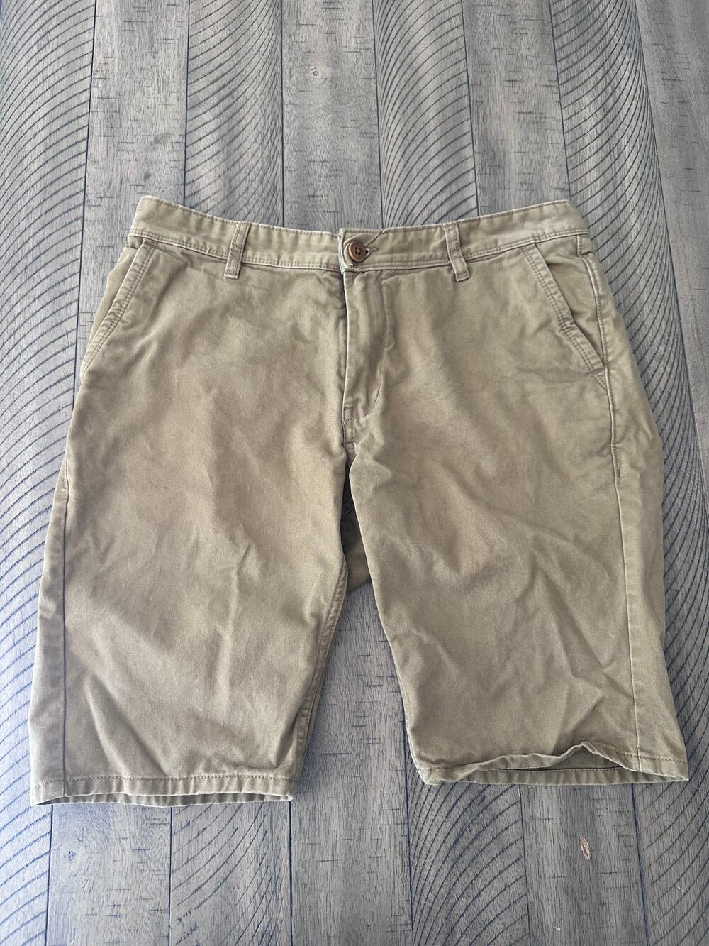 Quiksilver Mens Size 33 Straight Fit Chino Shorts Tan Khaki Cotton Casual Walk